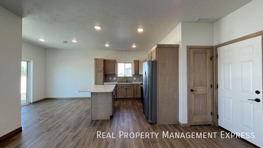 9000 W Jerald Pl - Photo 4 of 24