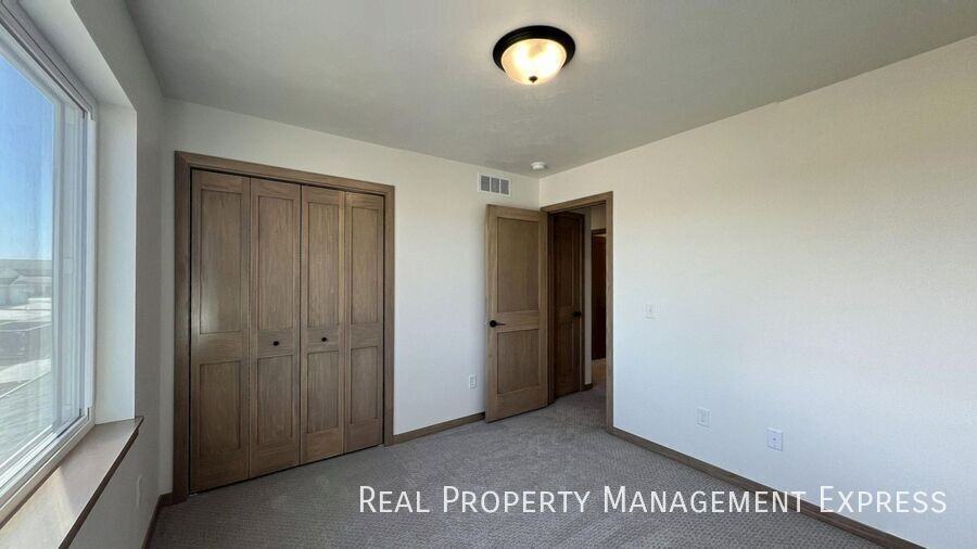 9000 W Jerald Pl - Photo 5 of 24