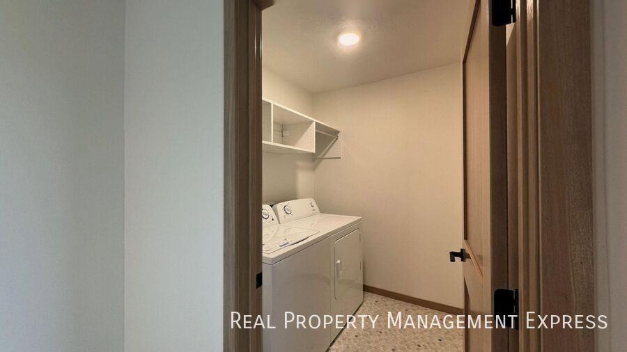 9000 W Jerald Pl - Photo 6 of 24