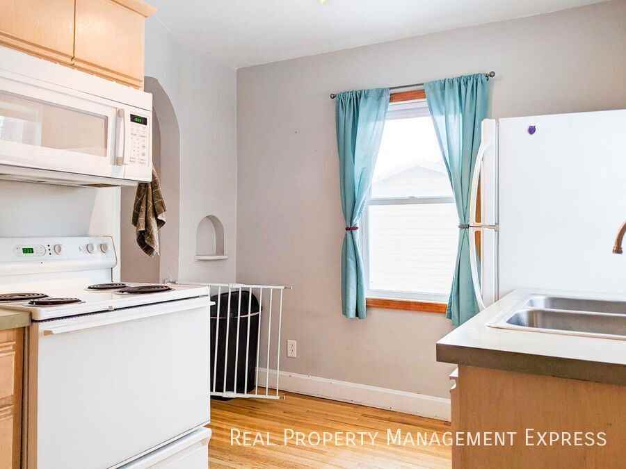 2007 S Spring Ave - Photo 4 of 16