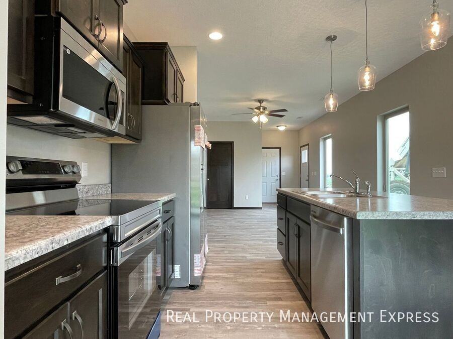 2356 S Ronsiek Ave - Photo 3 of 18