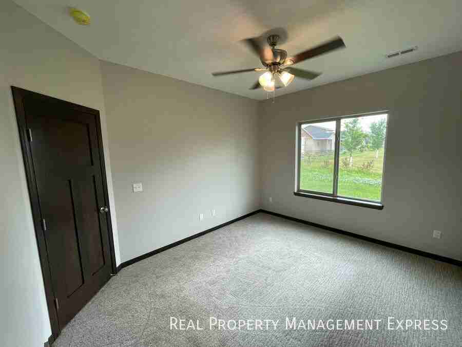 2356 S Ronsiek Ave - Photo 7 of 18