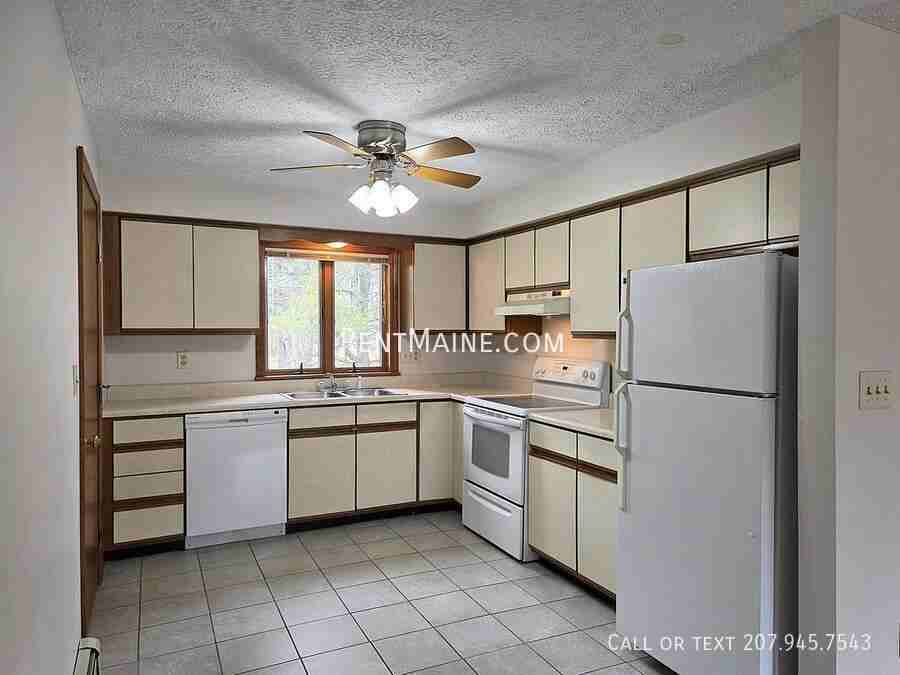 5 Hartley St #2 - Photo 3 of 19