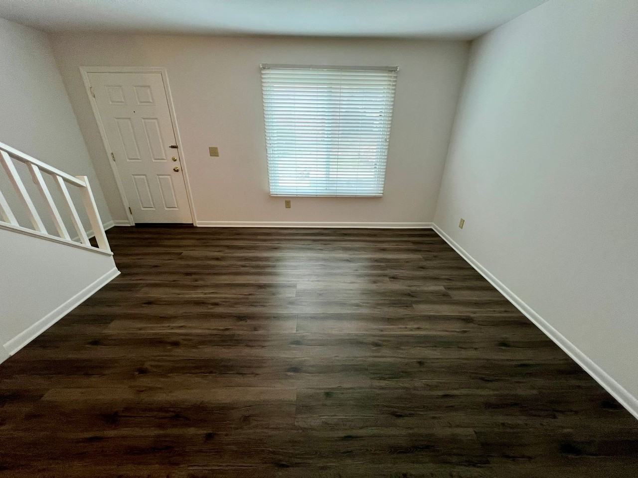 602 Picadilly Sq - Photo 2 of 12