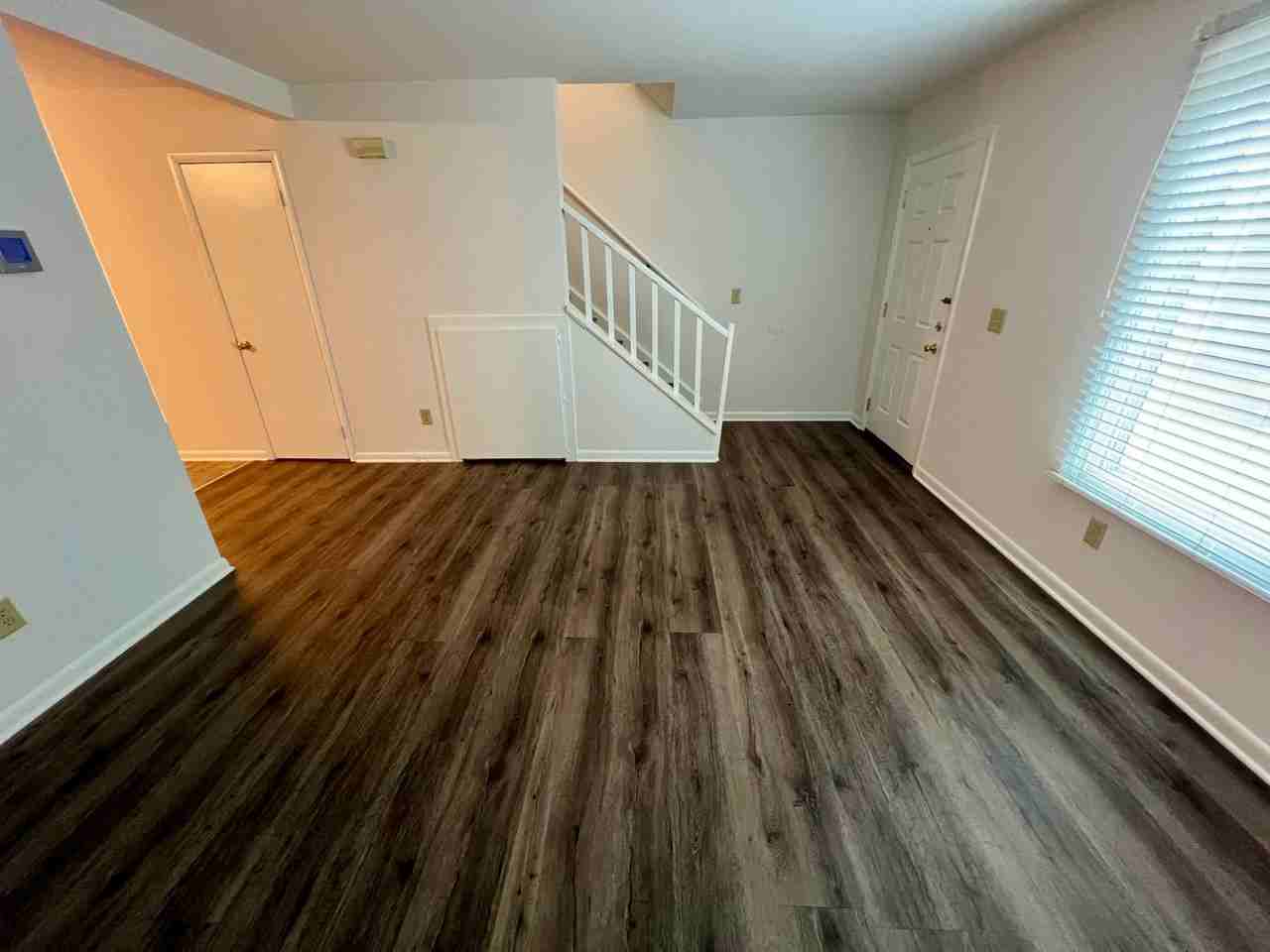 602 Picadilly Sq - Photo 3 of 12