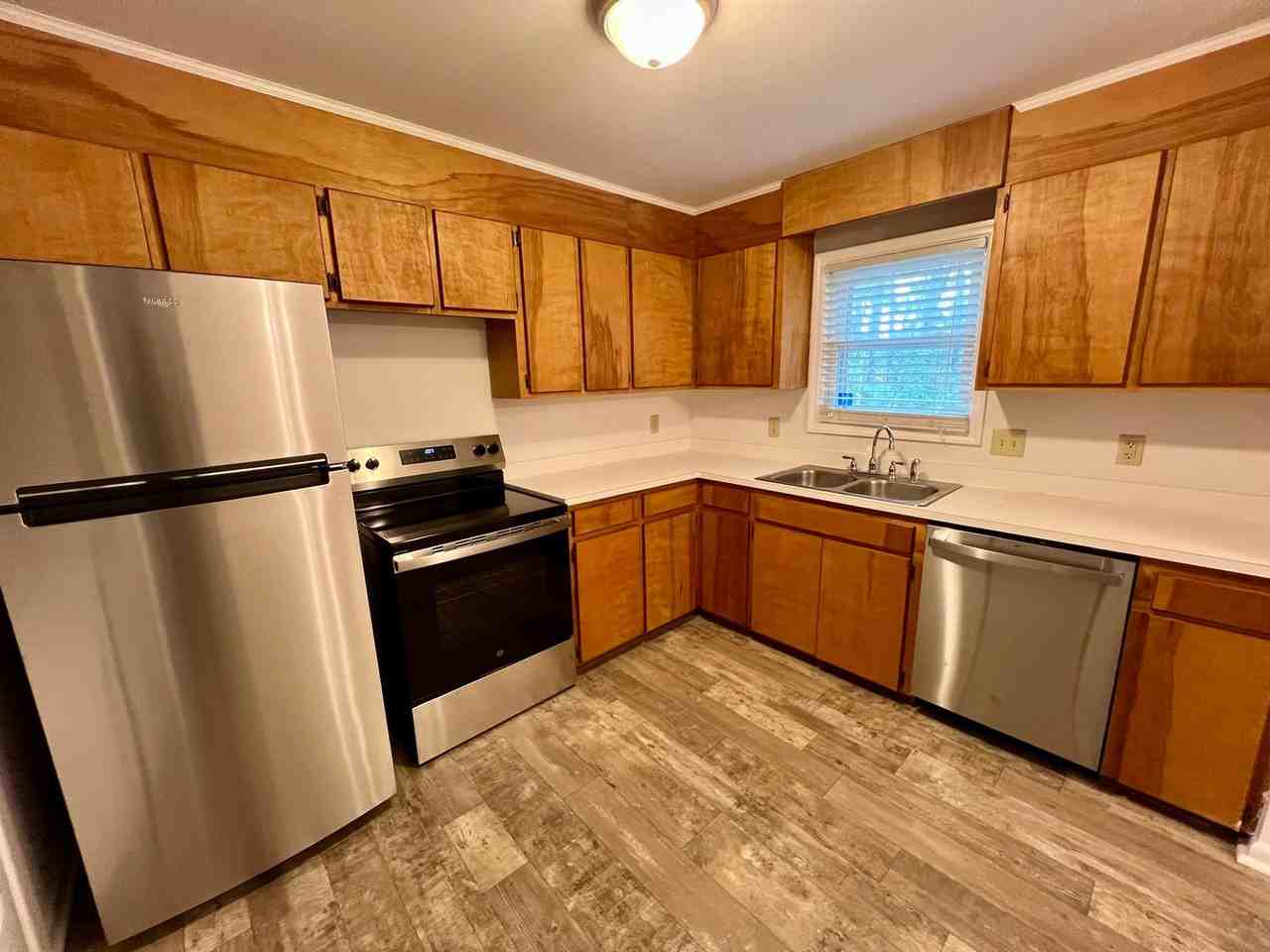 602 Picadilly Sq - Photo 6 of 12