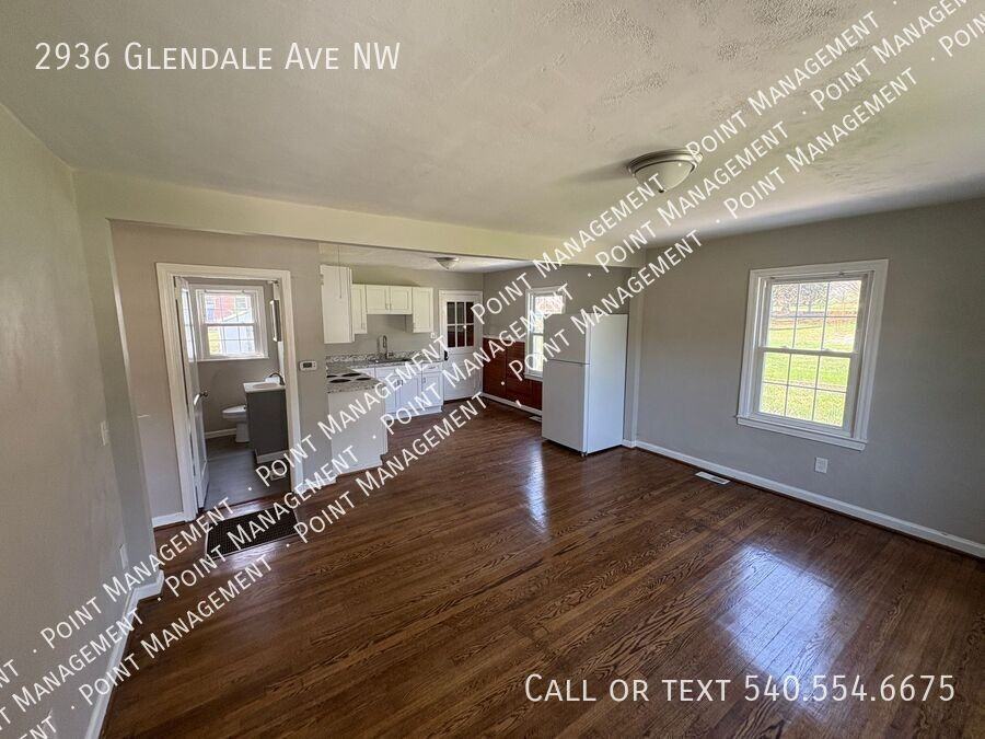 2936 Glendale Ave Nw - Photo 3 of 10