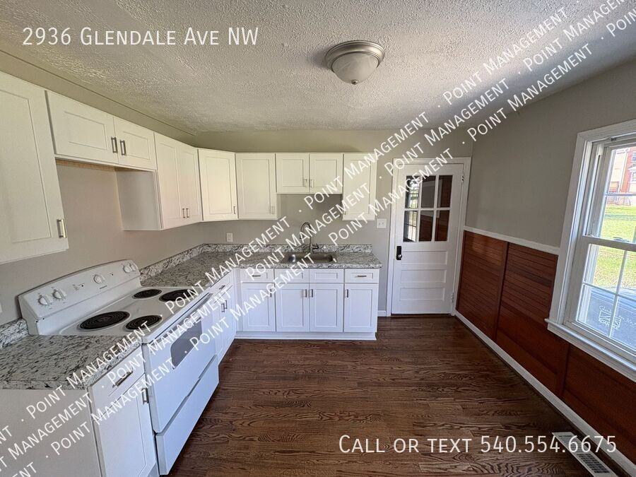 2936 Glendale Ave Nw - Photo 4 of 10