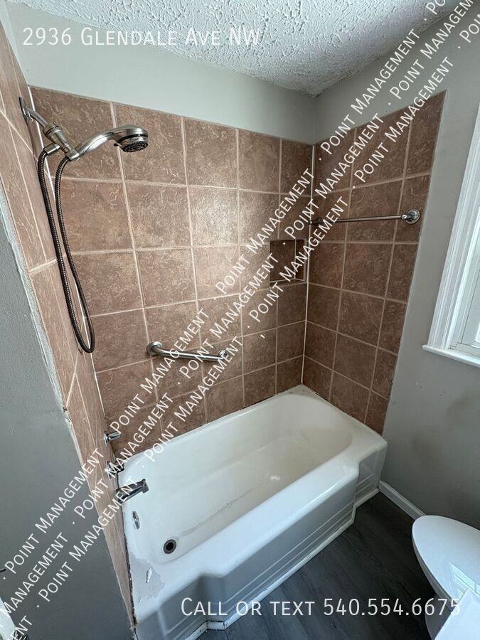 2936 Glendale Ave Nw - Photo 5 of 10