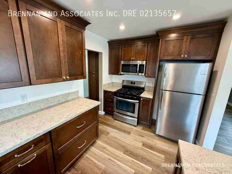 1569 Parrot St - Photo 5 of 30