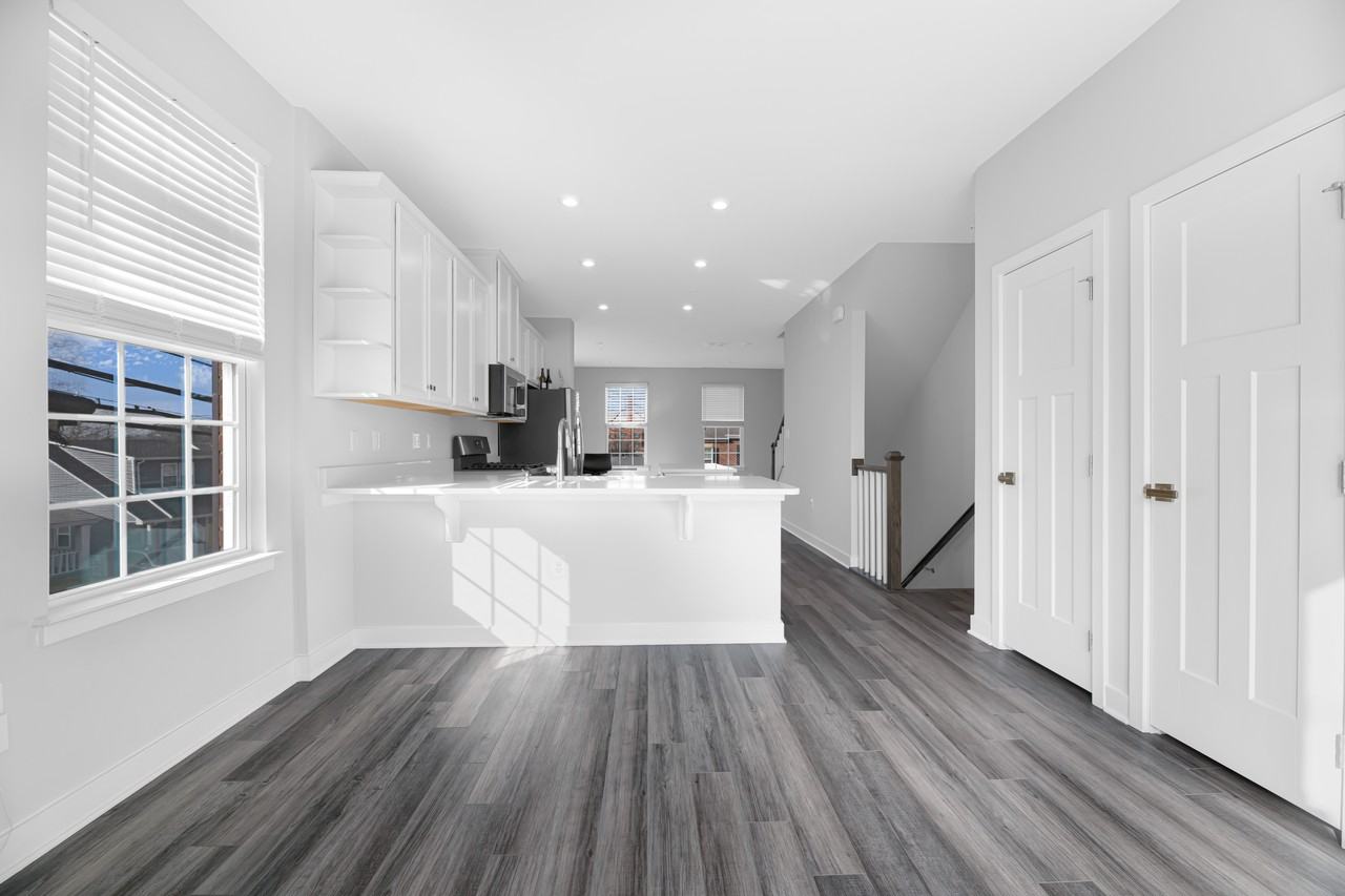 2460 James Bank Rd Se - Photo 2 of 25