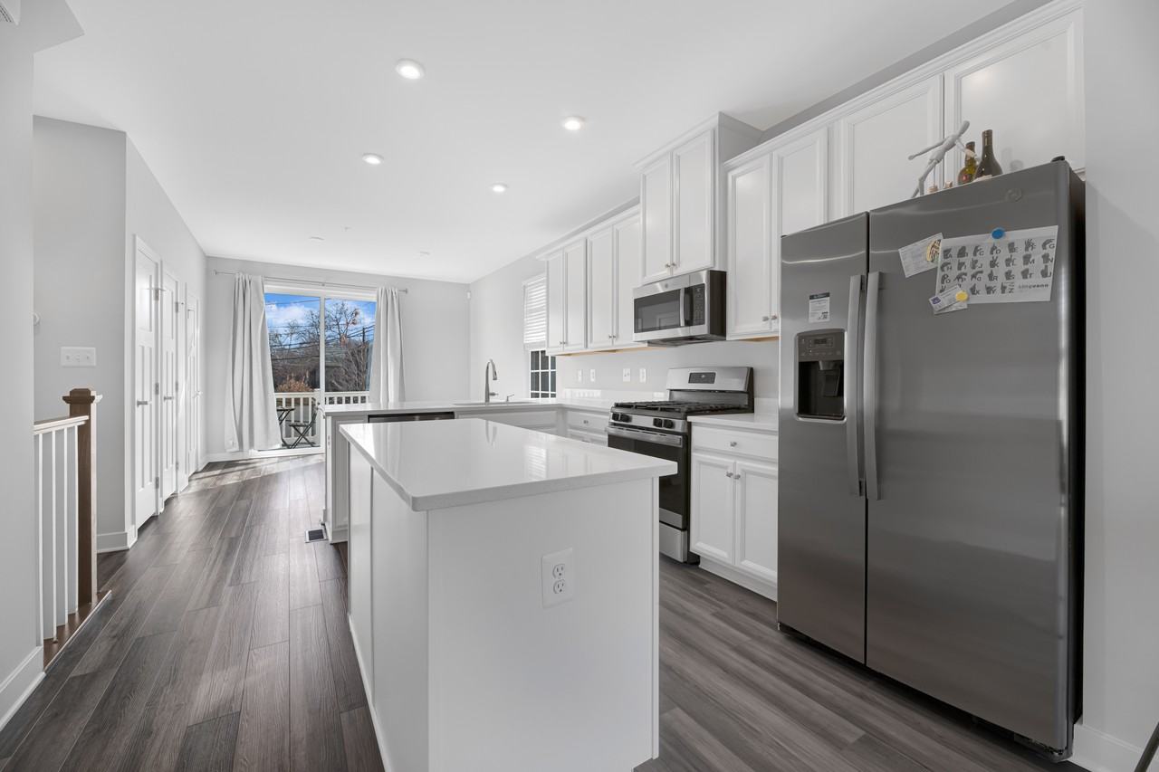 2460 James Bank Rd Se - Photo 5 of 25