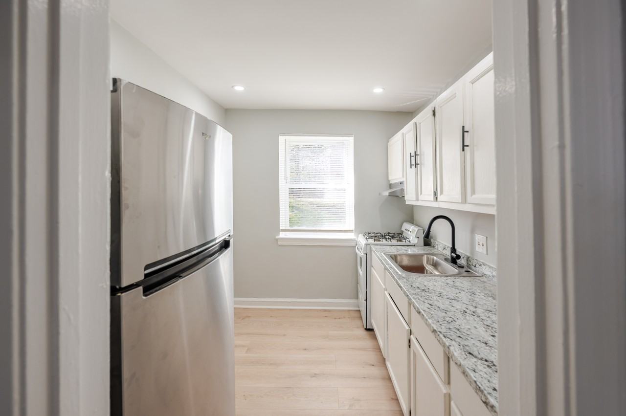 5033 Hanna Pl Se #1 - Photo 4 of 10