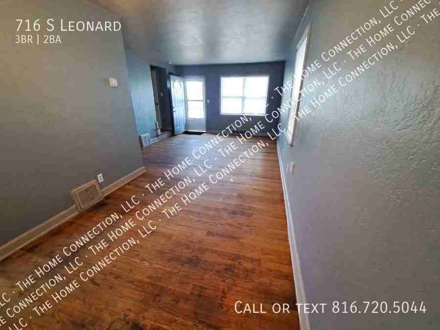 716 S Leonard St #716 - Photo 5 of 23