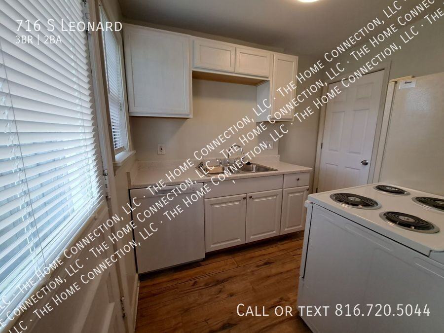 716 S Leonard St #716 - Photo 7 of 23