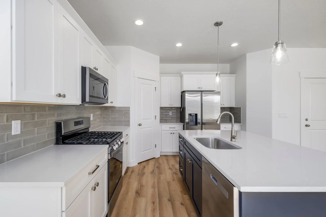 3935 Wn - Photo 4 of 20