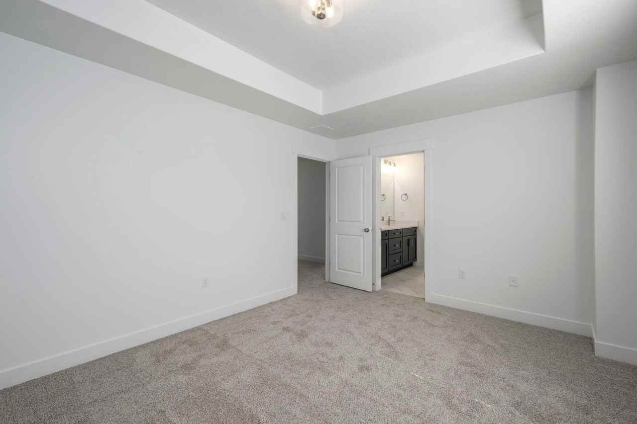 3935 Wn - Photo 7 of 20