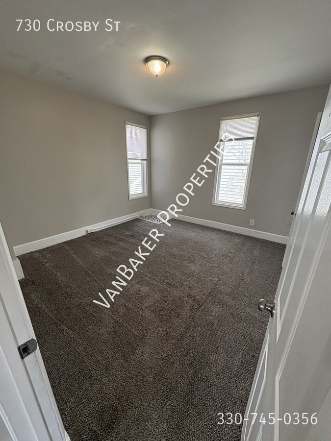 730 Crosby St - Photo 5 of 11