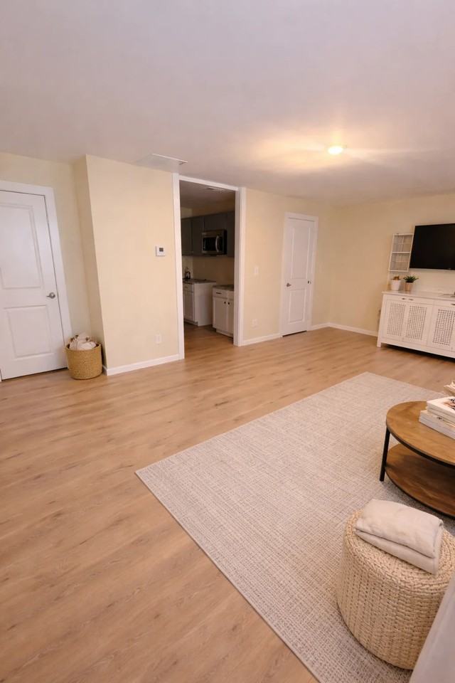 427 Holly St Nw - Photo 7 of 9