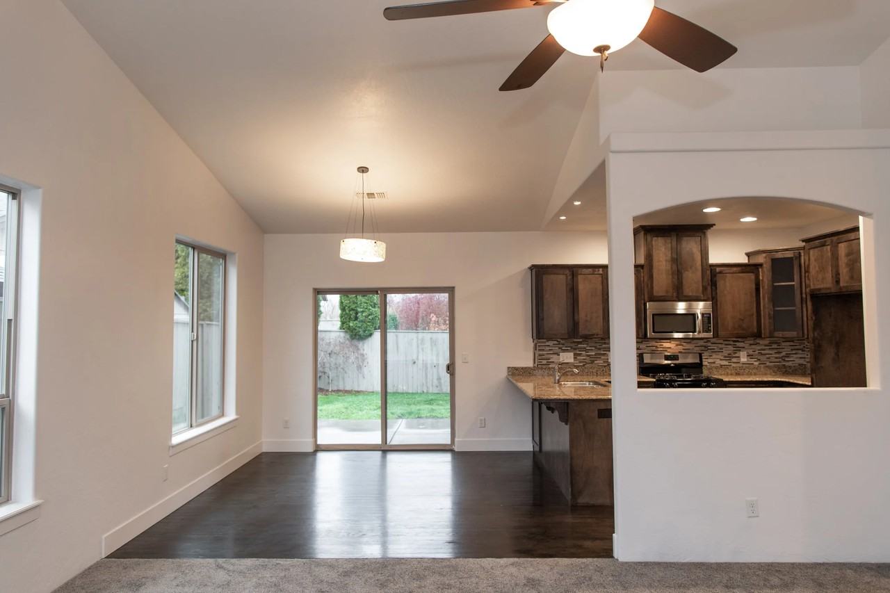 1964 Thomas Rd - Photo 5 of 29