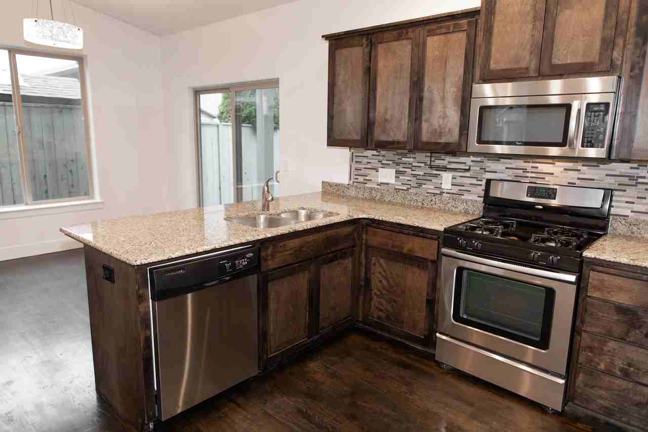 1964 Thomas Rd - Photo 7 of 29