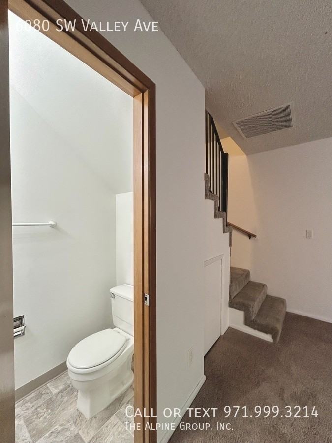 6080 Sw Valley Ave - Photo 6 of 36