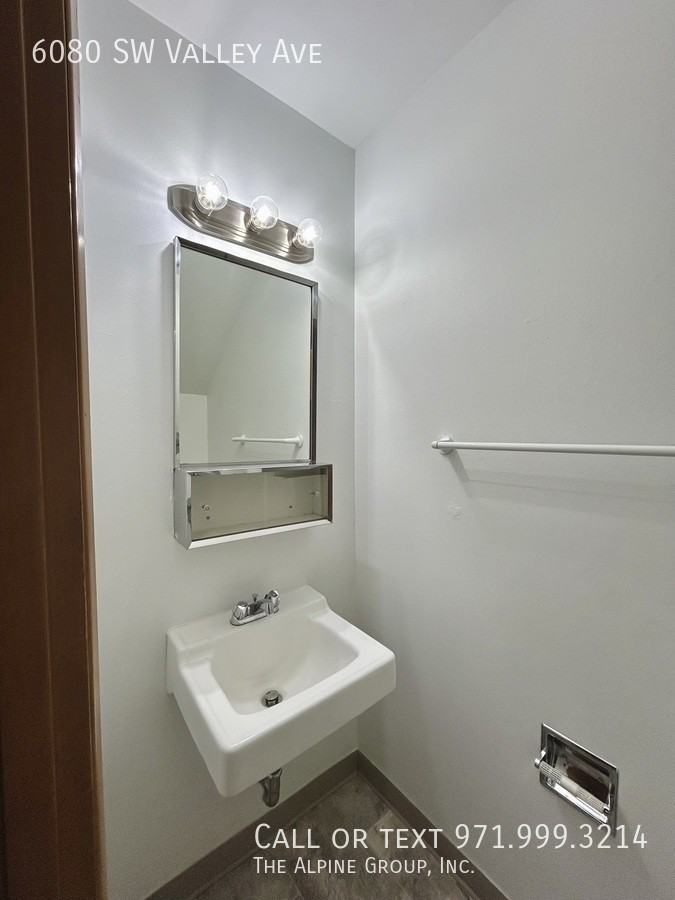 6080 Sw Valley Ave - Photo 7 of 36