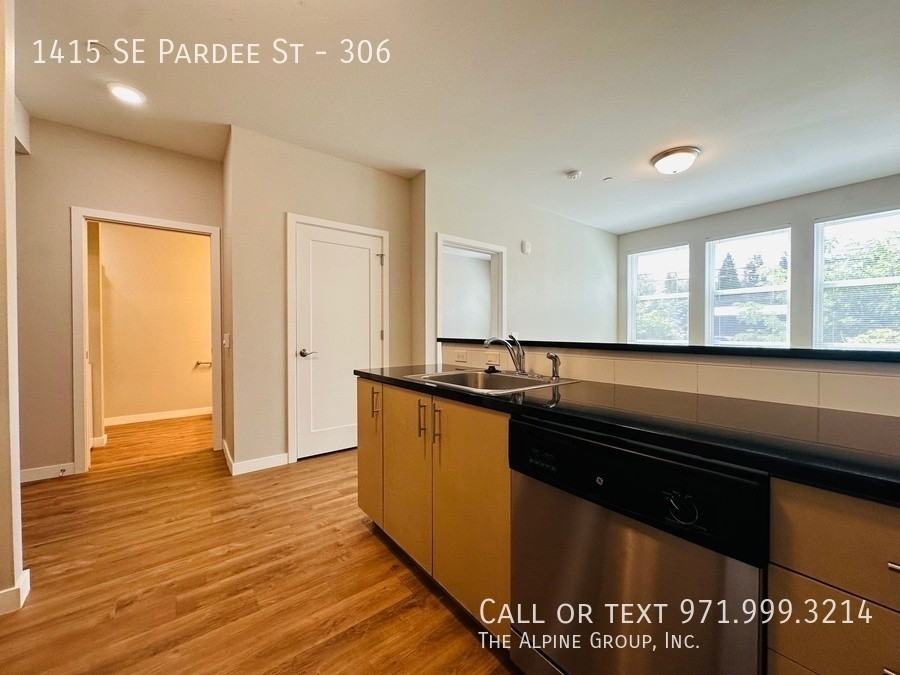 1415 Se Pardee St #306 - Photo 7 of 28