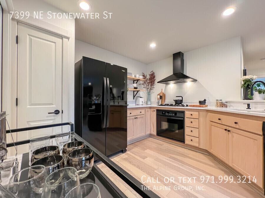 7399 Ne Stonewater St - Photo 6 of 19