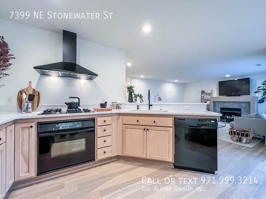 7399 Ne Stonewater St - Photo 7 of 19