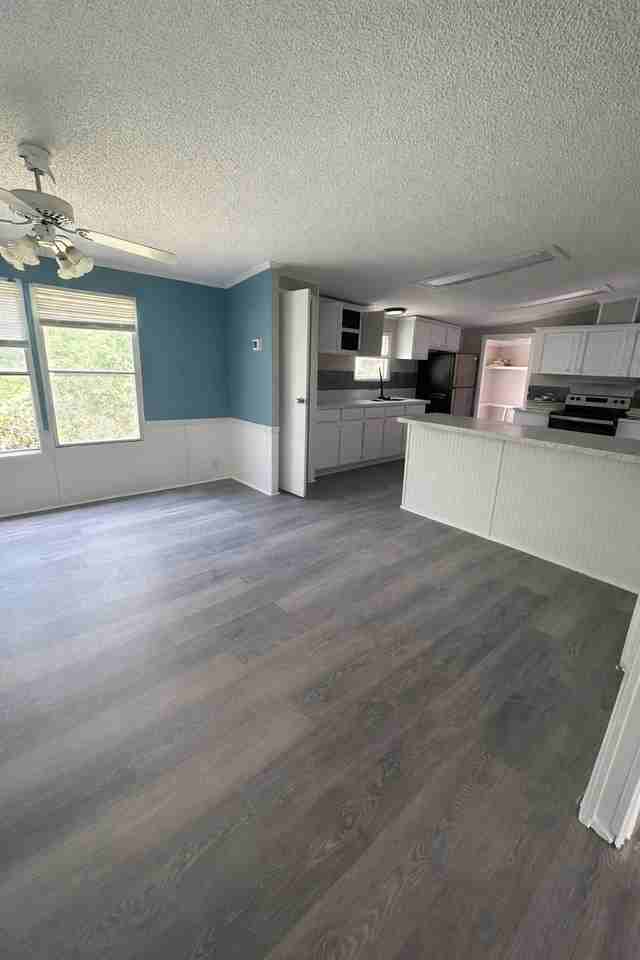 4200 Heritage Ct - Photo 6 of 27