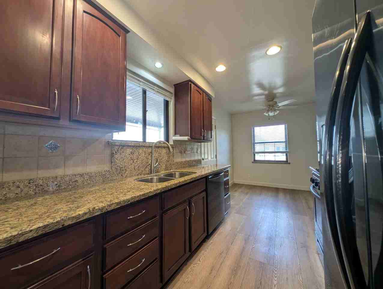 748 W Gage Ave - Photo 3 of 13