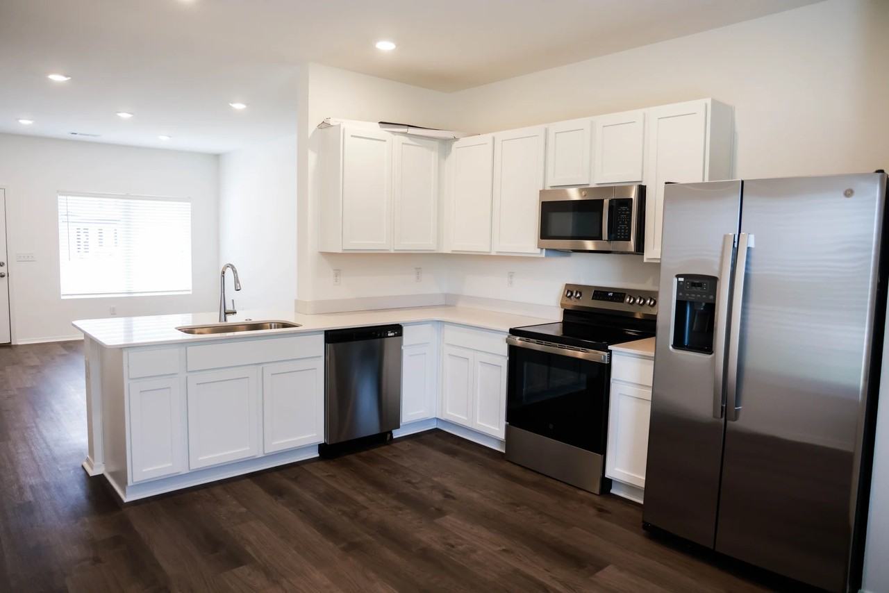 3140 Ted Craig Dr - Photo 3 of 5