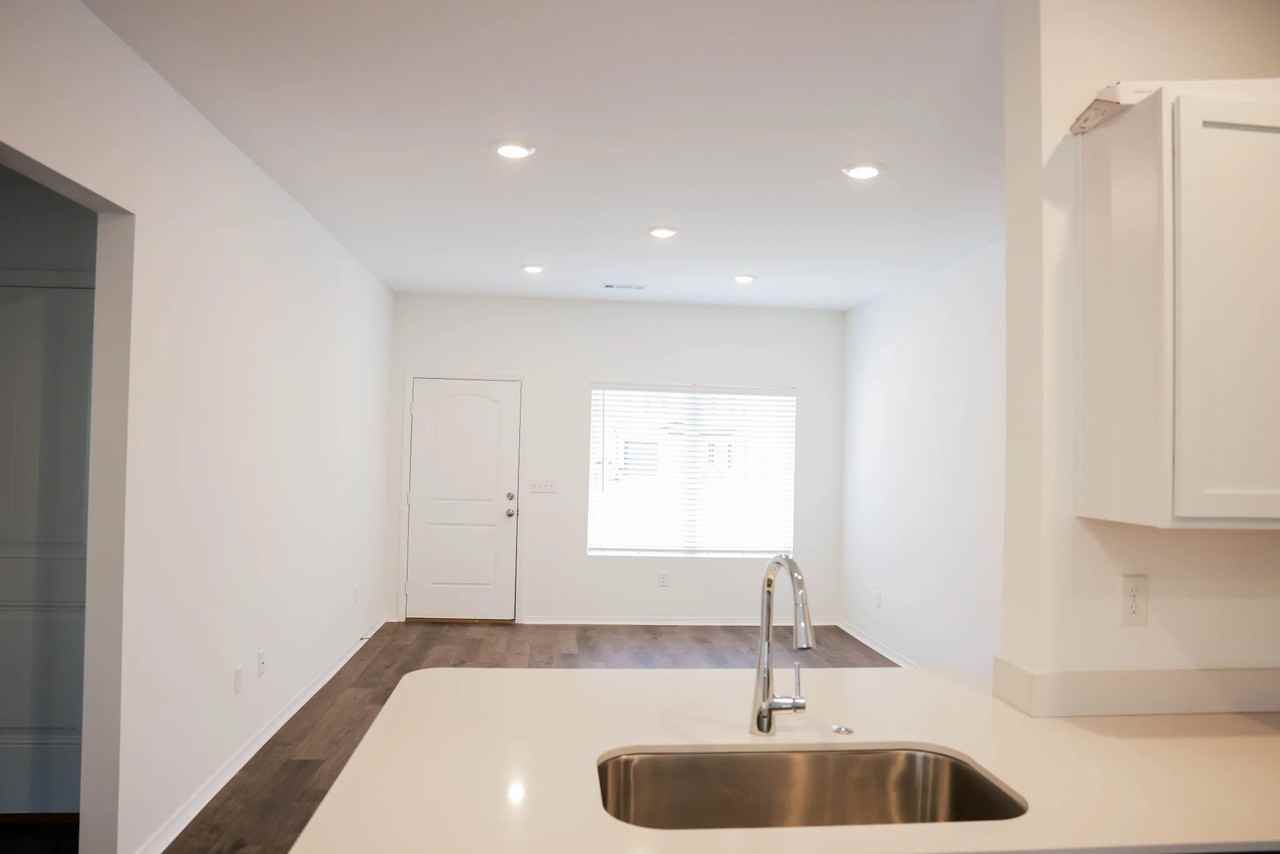 3140 Ted Craig Dr - Photo 4 of 5