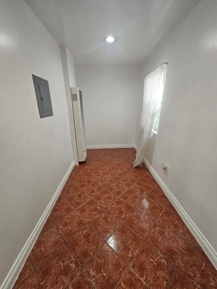 1107 S Central Ave #C - Photo 7 of 15