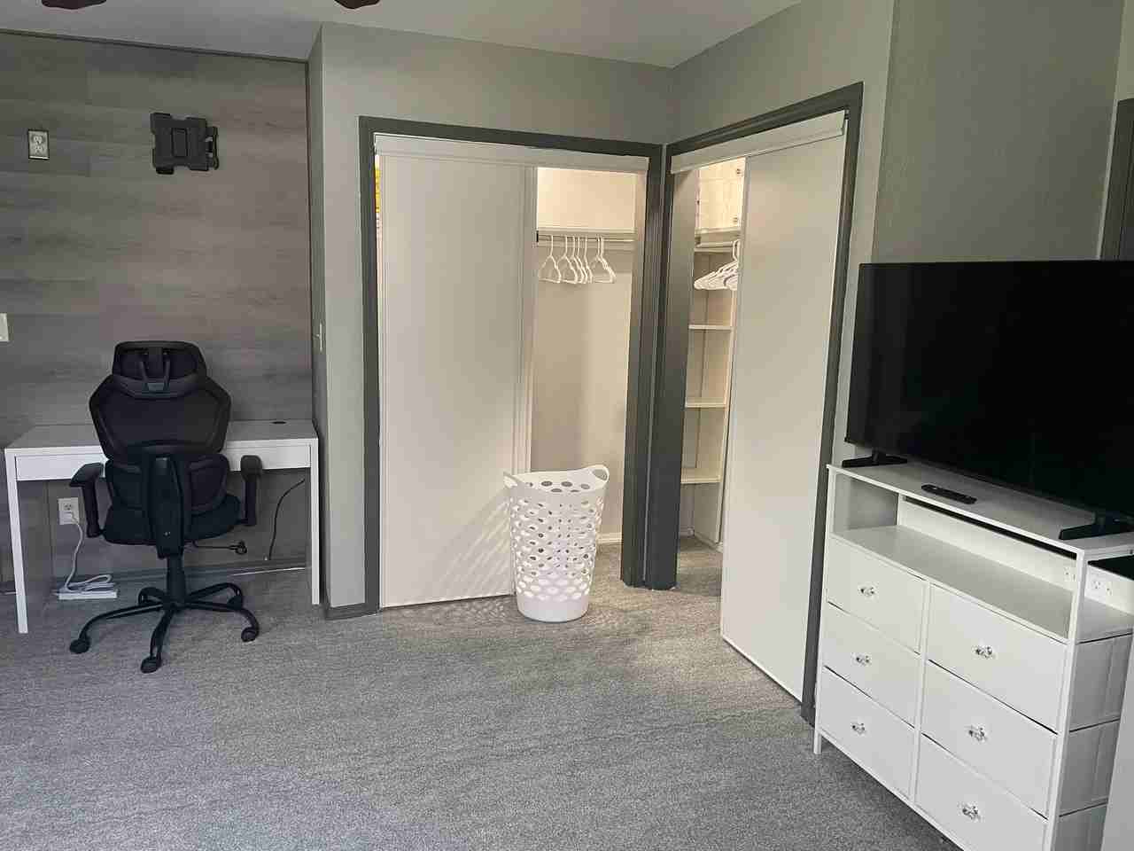 2100 N Kate Ave - Photo 2 of 8