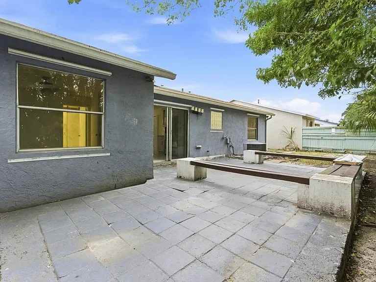 6130 Blue Grass Cir - Photo 2 of 11