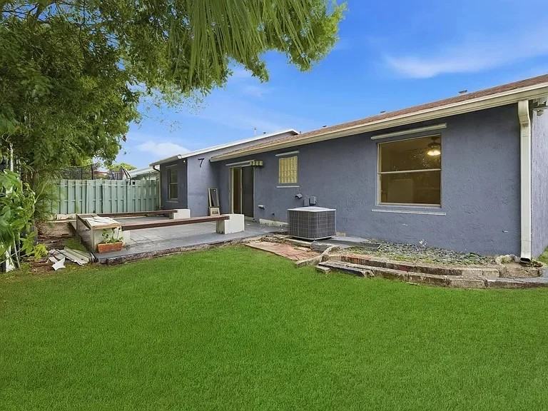 6130 Blue Grass Cir - Photo 3 of 11