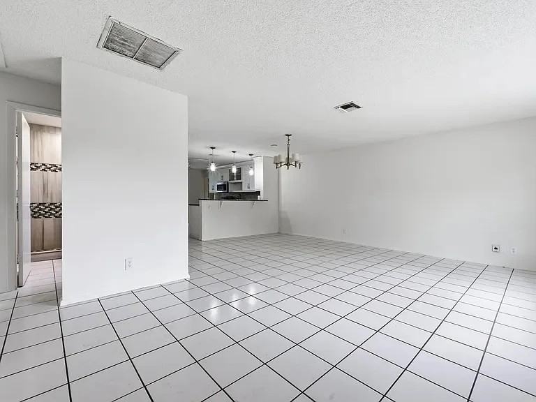 6130 Blue Grass Cir - Photo 4 of 11