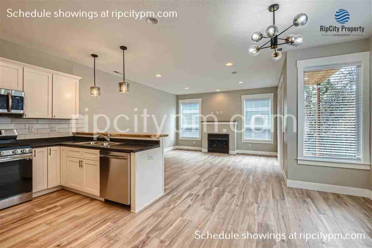 6842 N Mears St - Photo 3 of 19