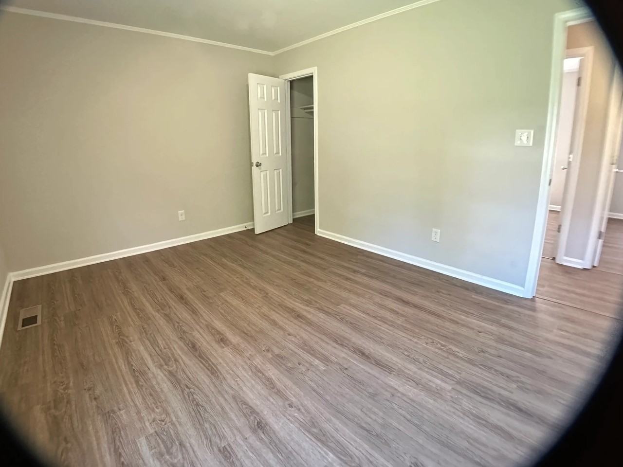 1806 Alpine Dr - Photo 3 of 12