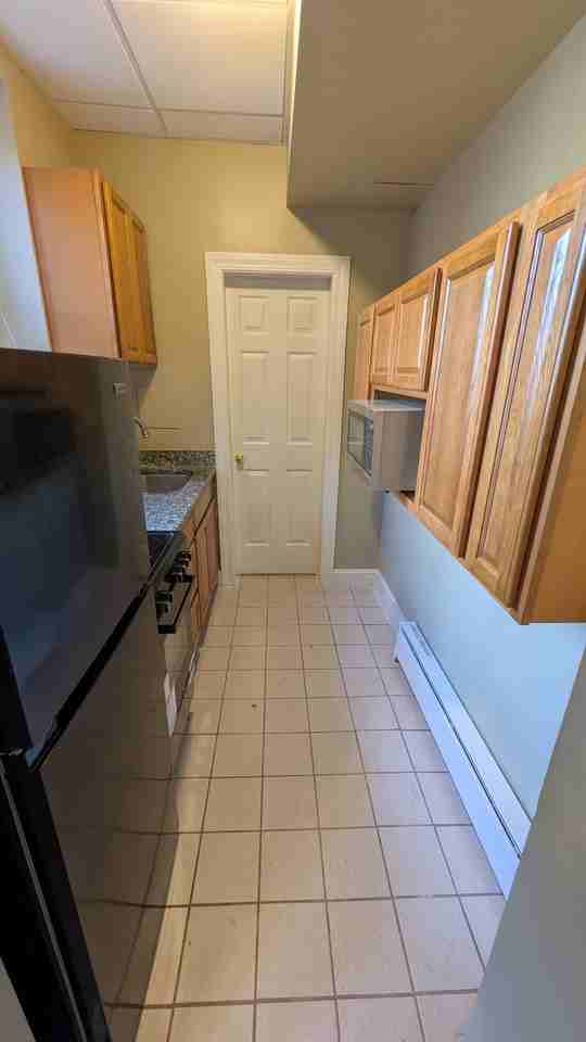 3 State St #B1 - Photo 5 of 10