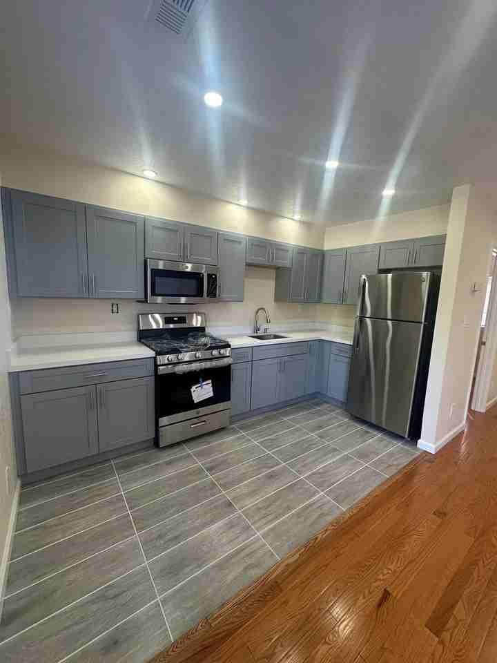 4027 Fullington St - Photo 4 of 11