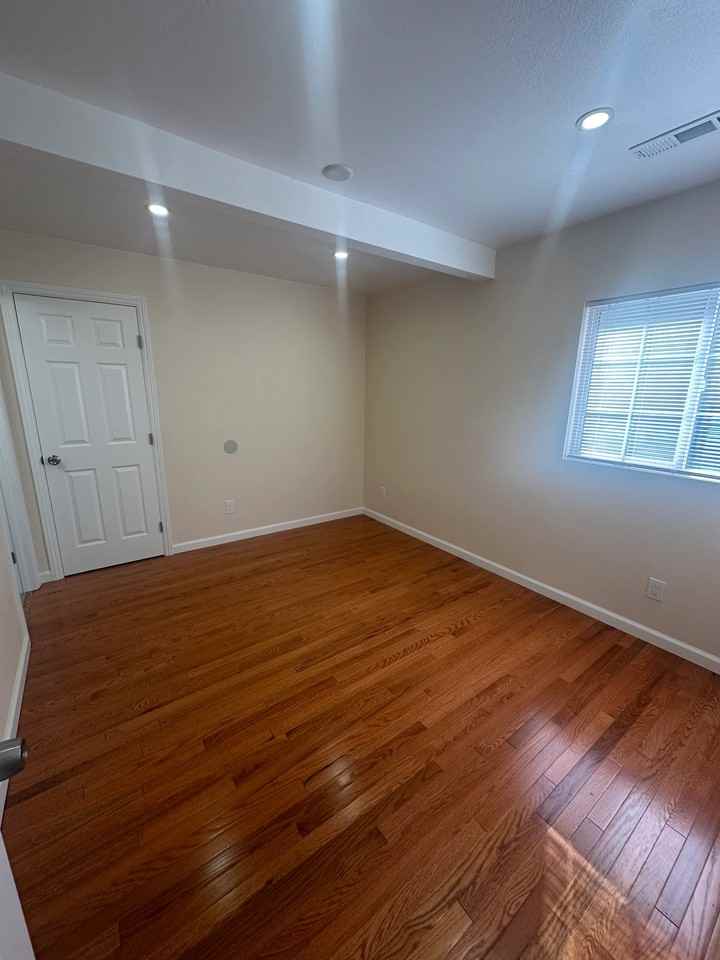 4027 Fullington St - Photo 7 of 11