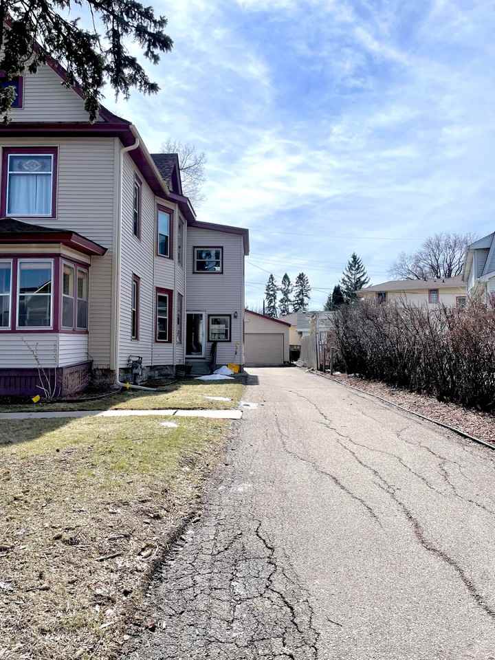 1921 Laurel Ave #1 - Photo 2 of 14