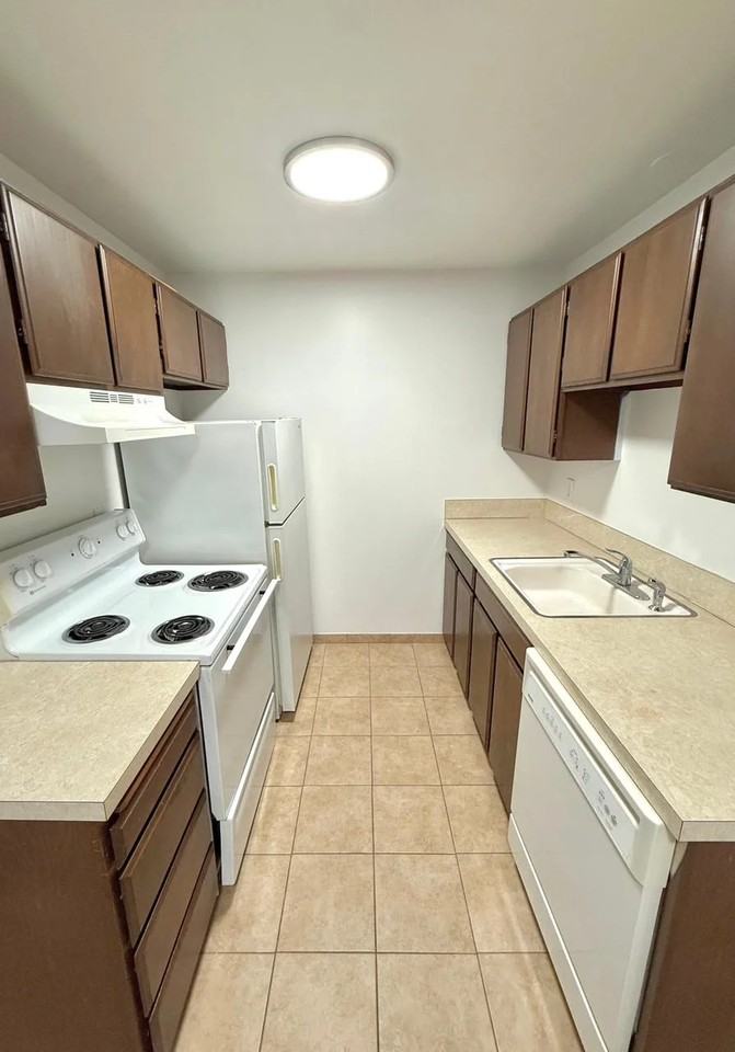 2611 44th Ave Sw #6 - Photo 2 of 17