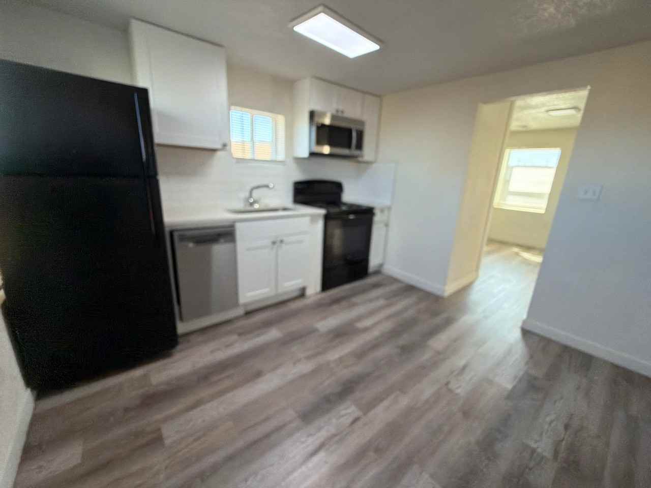 817 1st St #A - Photo 5 of 17