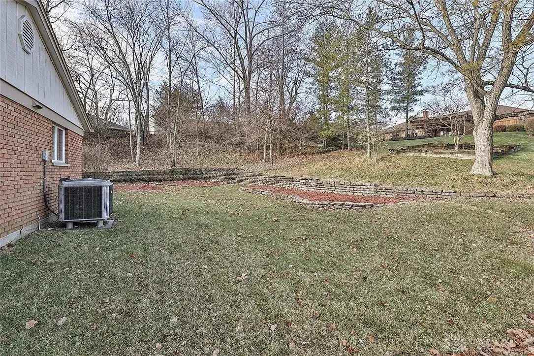 6881 Walnut Creek Ct - Photo 4 of 18