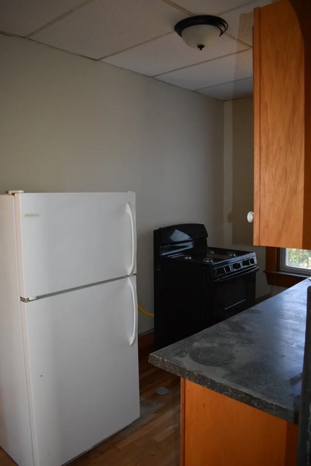 29 Lapham St #2 - Photo 4 of 11