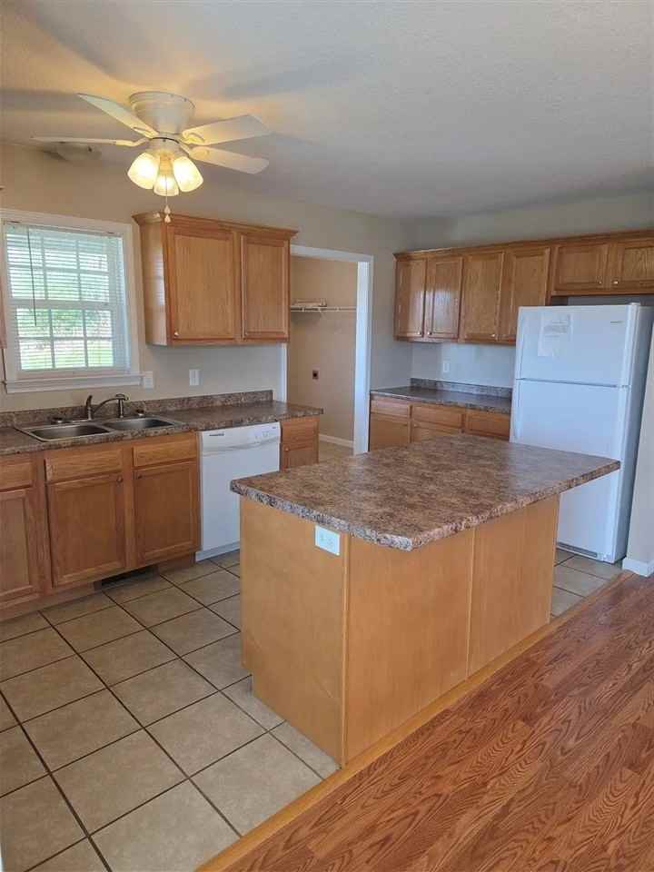 1019 Sugarloaf Rd - Photo 5 of 14